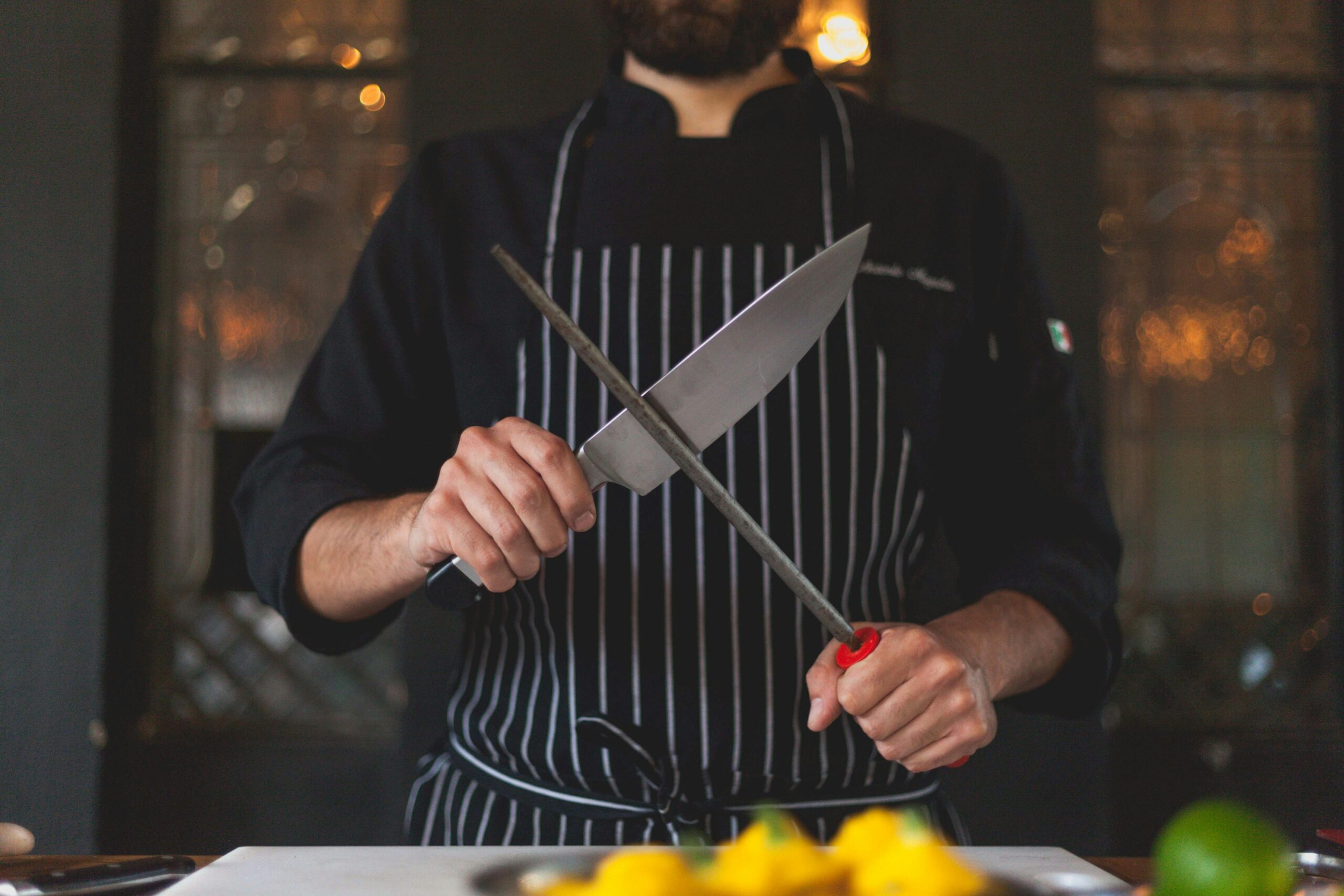 how to use a knife sharpener